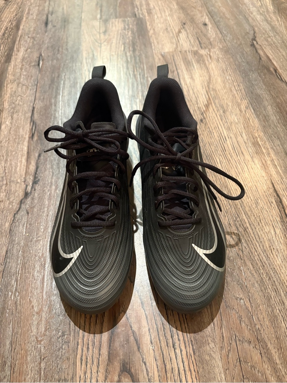 Nike Men’s Black Athletic Cleats with Silver Swoosh